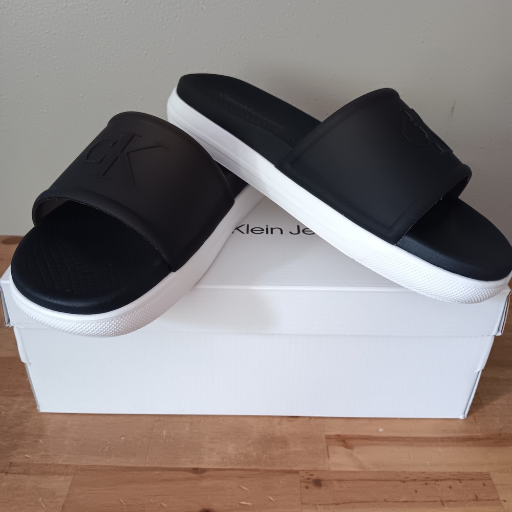 Calvin Klein Peari Slide Sandals Womens 10 M Black NWB CK Logo Slip On - Picture 2 of 8